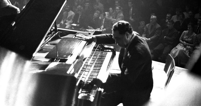 C'est sur scène que la musique et les compositions du pianiste de jazz Duke Ellington se transformaient le plus. - Getty