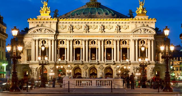 photographie de nuit : Opéra Garnier, Paris. ©Getty - Sylvain Sonnet