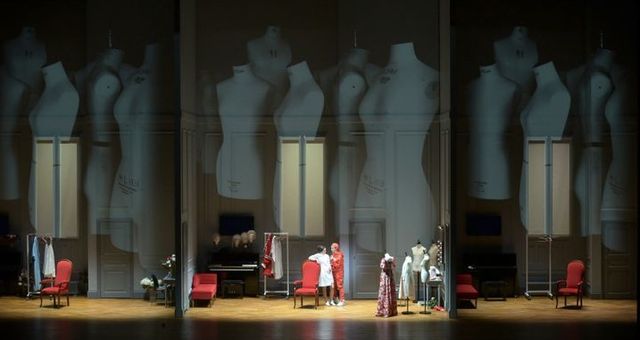 Le plateau des "Noces de Figaro" de Mozart dans une mise en scène de Netia Jones à l'Opéra Garnier. ©AFP - © VINCENT PONTET