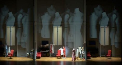 Le plateau des "Noces de Figaro" de Mozart dans une mise en scène de Netia Jones à l'Opéra Garnier. ©AFP - © VINCENT PONTET